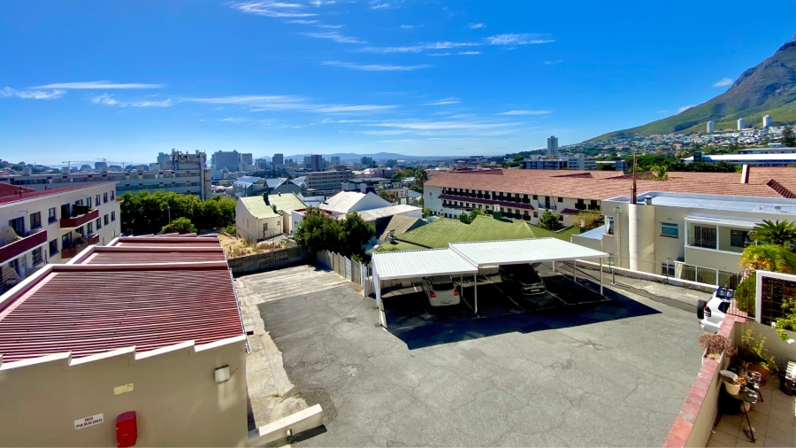 1 Bedroom Property for Sale in Gardens Western Cape